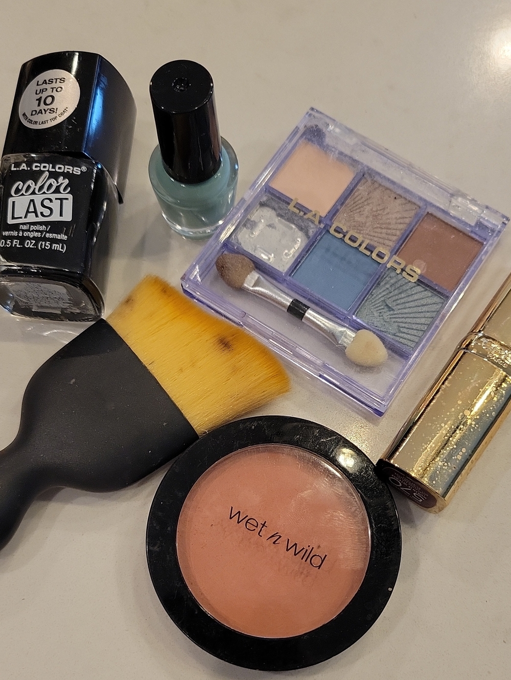 L'Oreal Peach Blush with Teal Accent Nail Polish & Blue Eyeshadow Duo